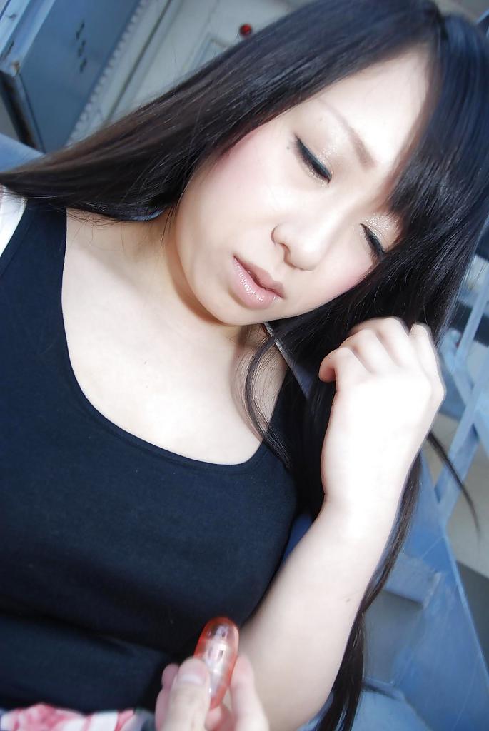 16P Naughty asian teen flashes her panties and gets her hairy pussy vibed