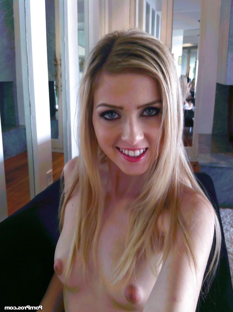 16P Abigale Johnson dose some sexy self shots while wearing lingerie
