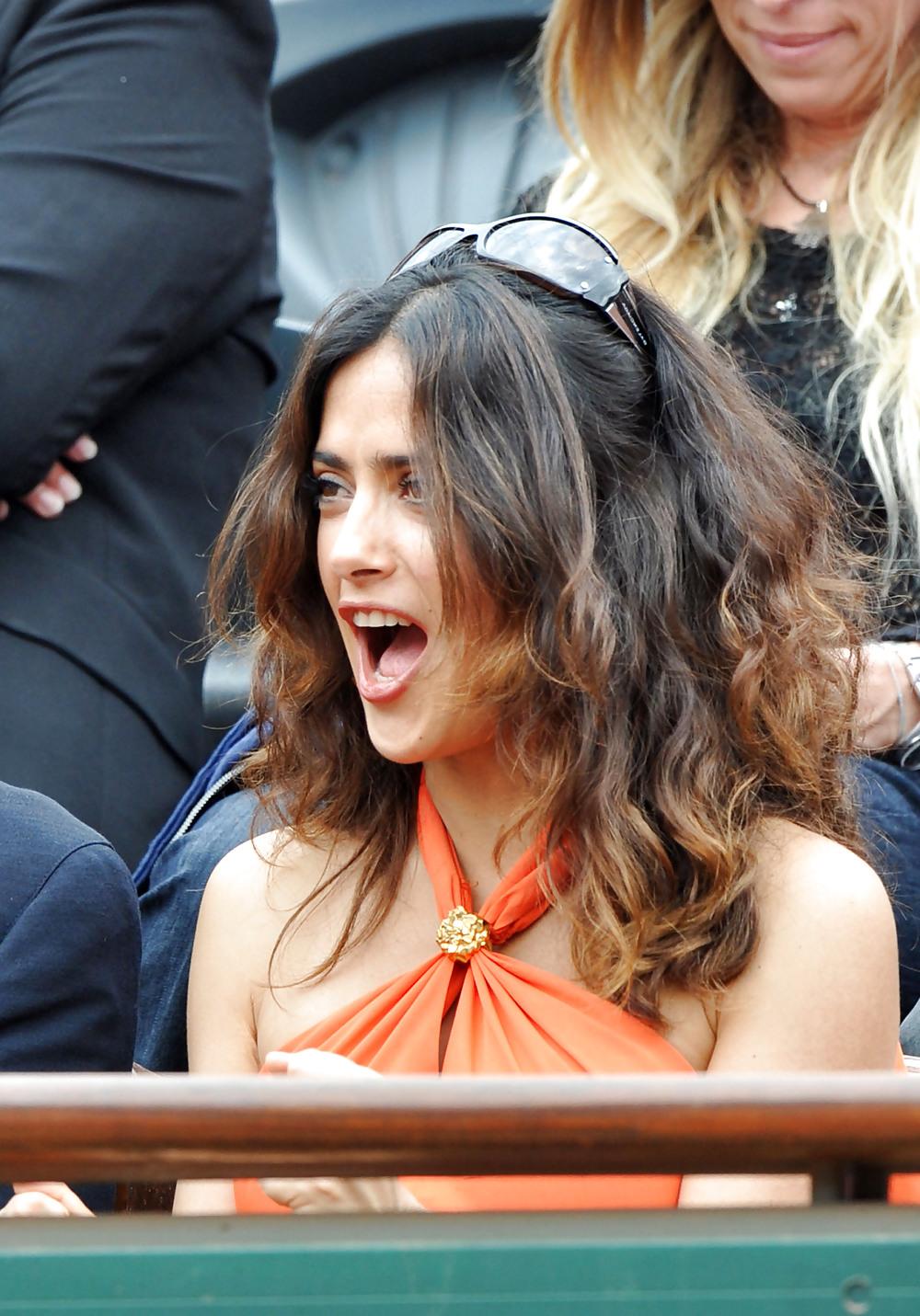 25P Salma Hayek watching the French Open in Paris