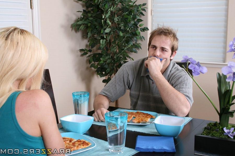 16P Blonde wife with big boobs Kenzi Marie enjoys fucking in public