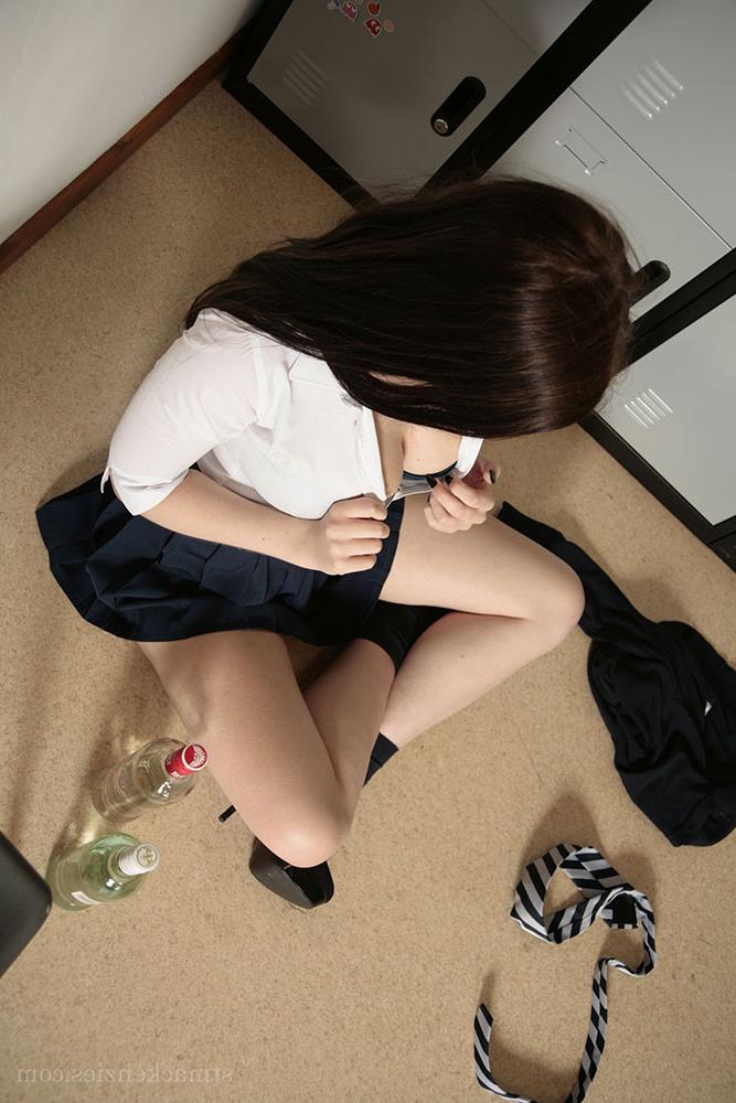 15P Barely legal brunette schoolgirl Jessica-Ann Fegan getting drunk and naked