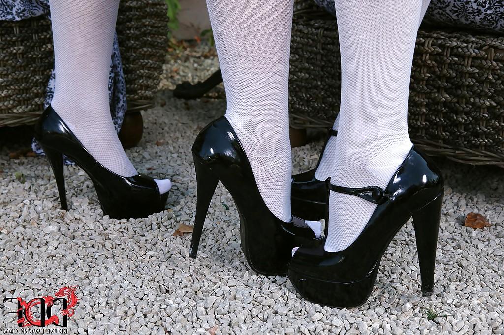 16P Hot european schoolgirls have some foot fetish and pussy toying fun outdoor