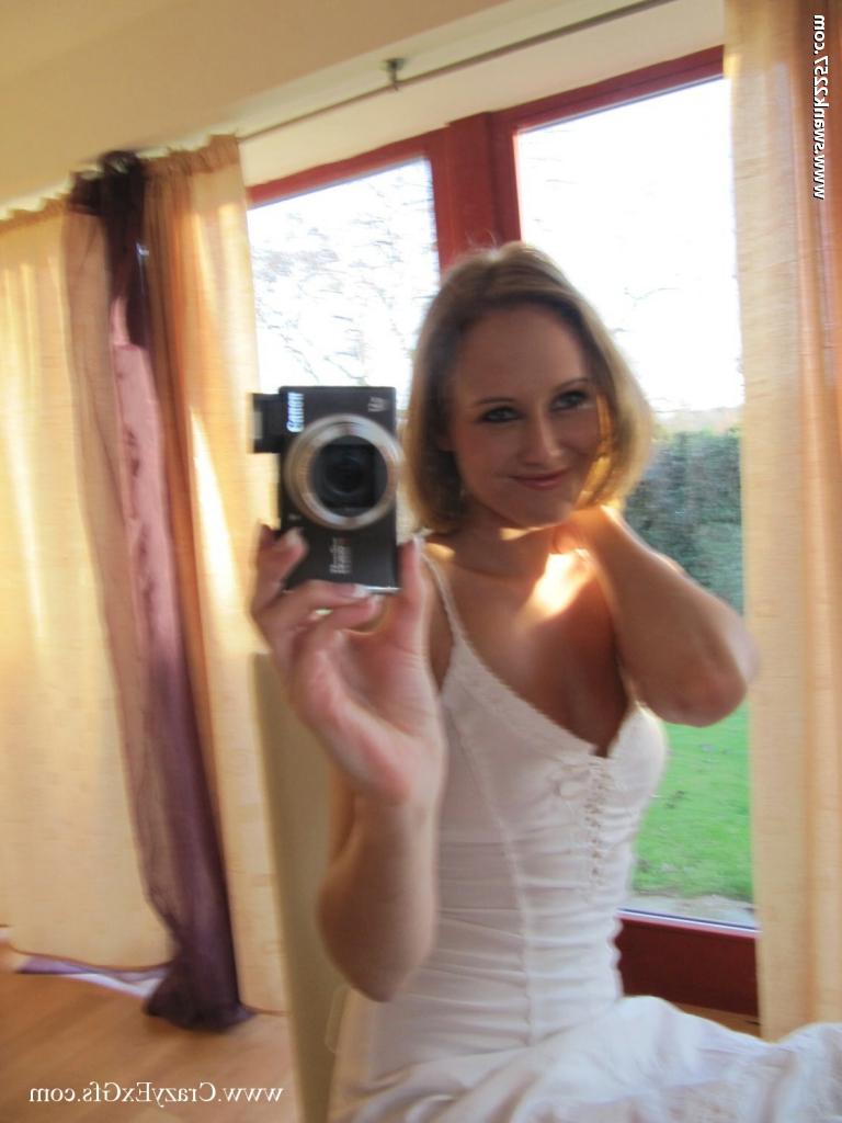 16P Gracefull blonde babe on high heels taking off all of her clothes