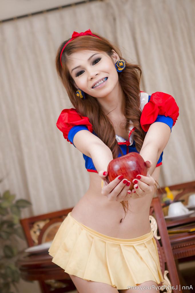 16P Cosplay ladyboy Ann pulls down her panties and masturbates trans pussy