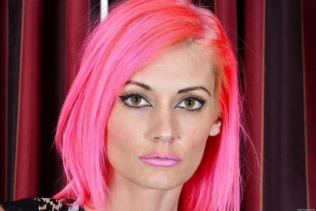 15P Punk chick Staci Simpson shows off her skinny tattooed body in naked glory