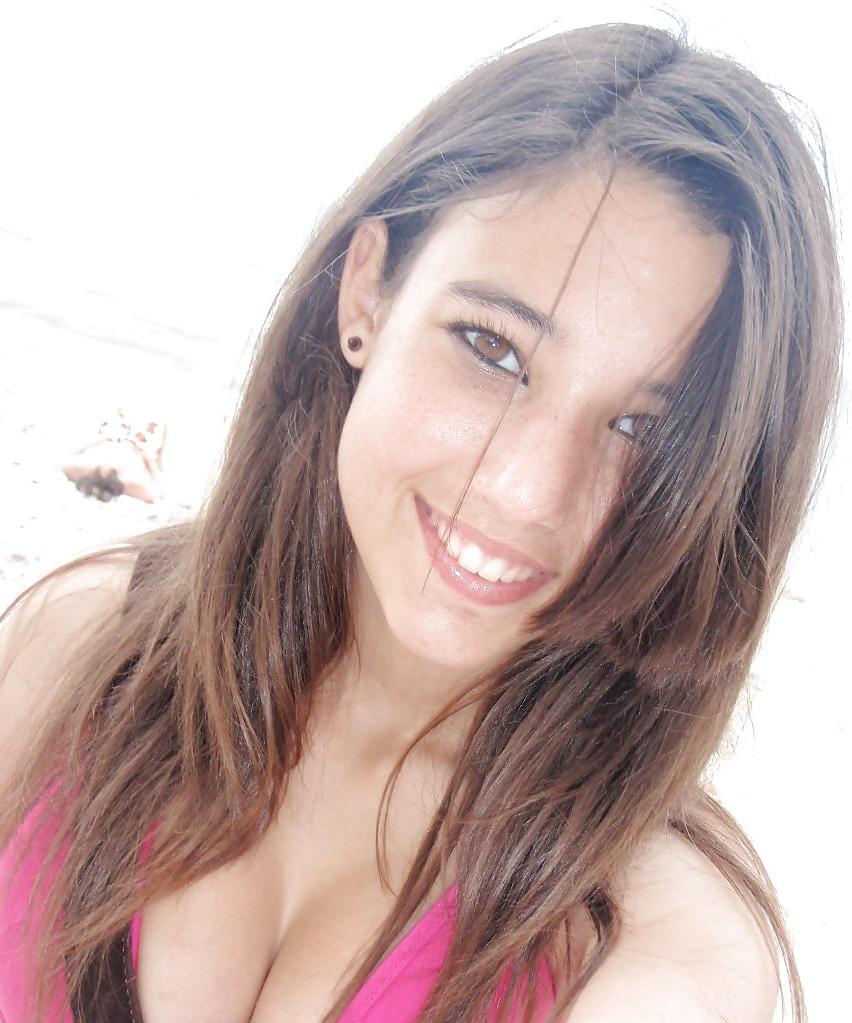 21P Wer hat mehr Bilder von ihr? Who has more pictures of her?