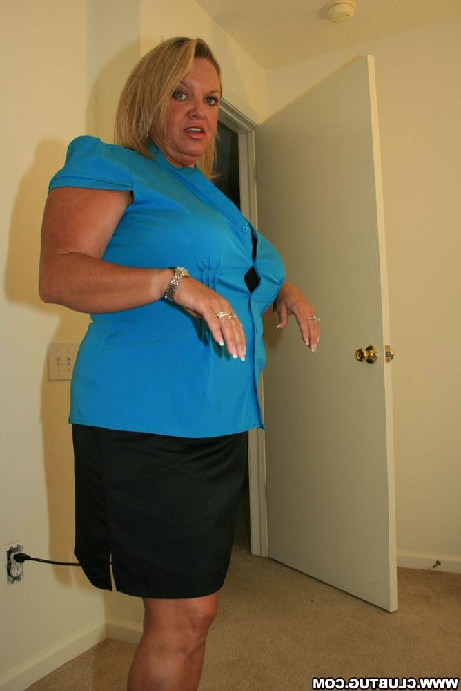 16P Chubby mature blonde popping out her massive jugs and licking her nipples