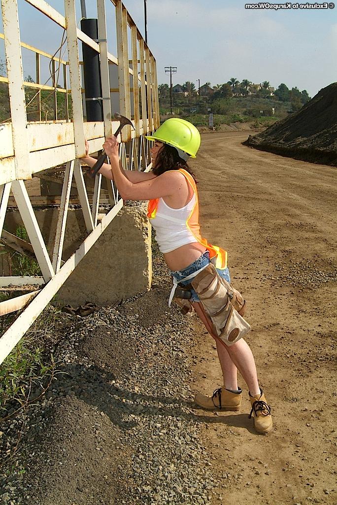 16P Naughty brunette chick in jeans shorts revealing her fuckable curves outdoor