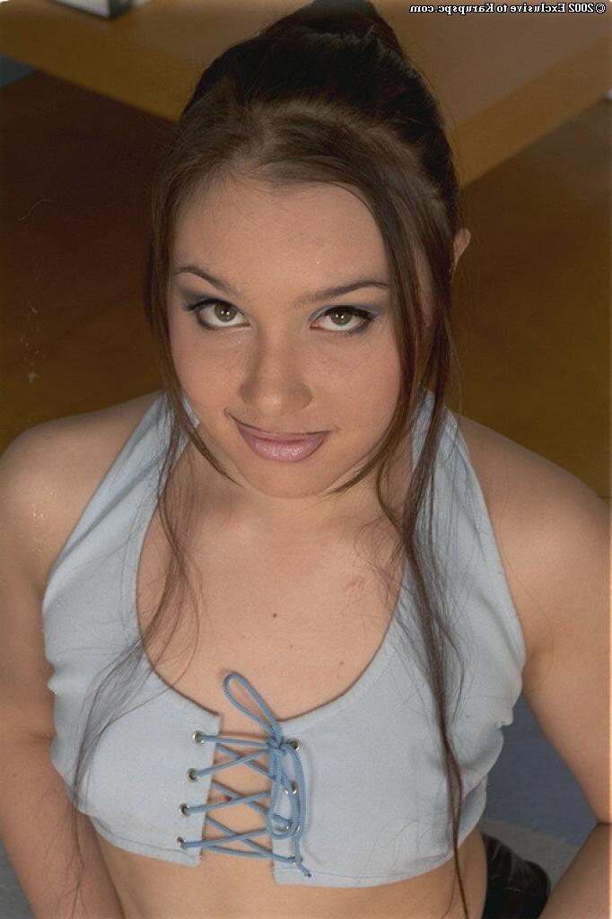 16P Cute teen with full lips Janine takes off her leather panties