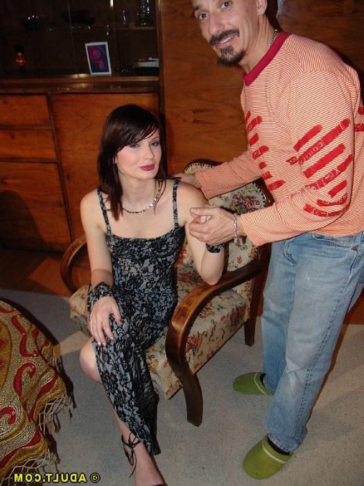 16P Lecherous brunette enjoys hard pussy fucking for cum on her face