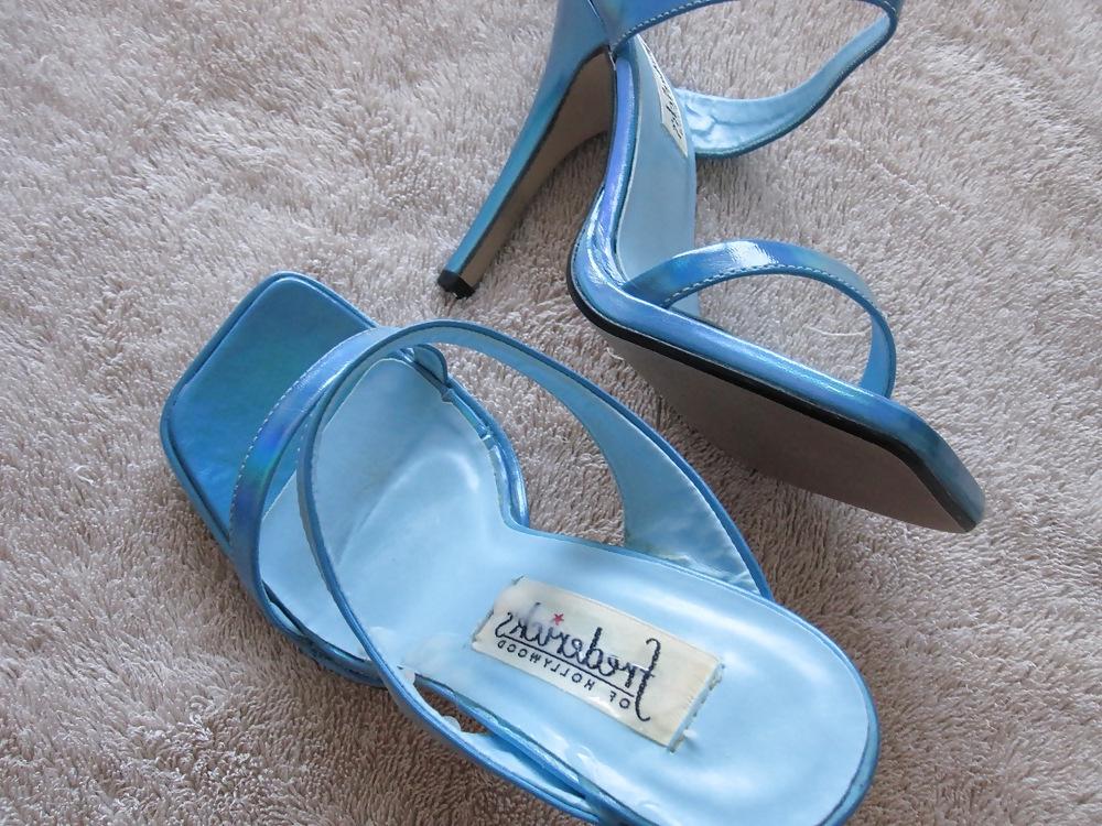 9P Blue Fredericks of Hollywood Heels