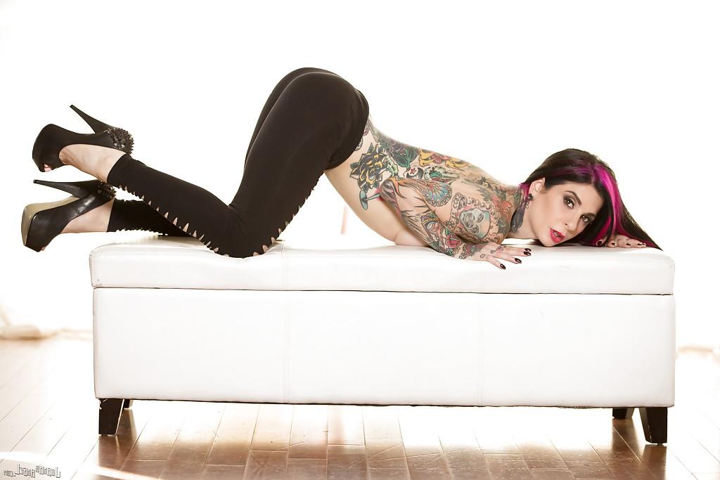 16P Tattoed amateur Joanna Angel posing naked after doffing sexy pants