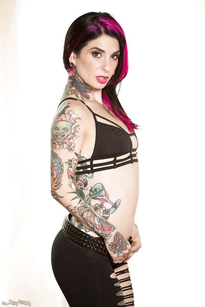 16P Tattoed amateur Joanna Angel posing naked after doffing sexy pants