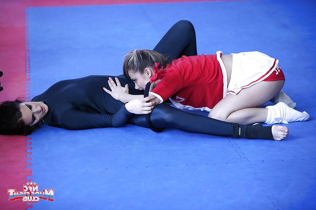 16P Seductive lesbians fighting and licking each other's cunts
