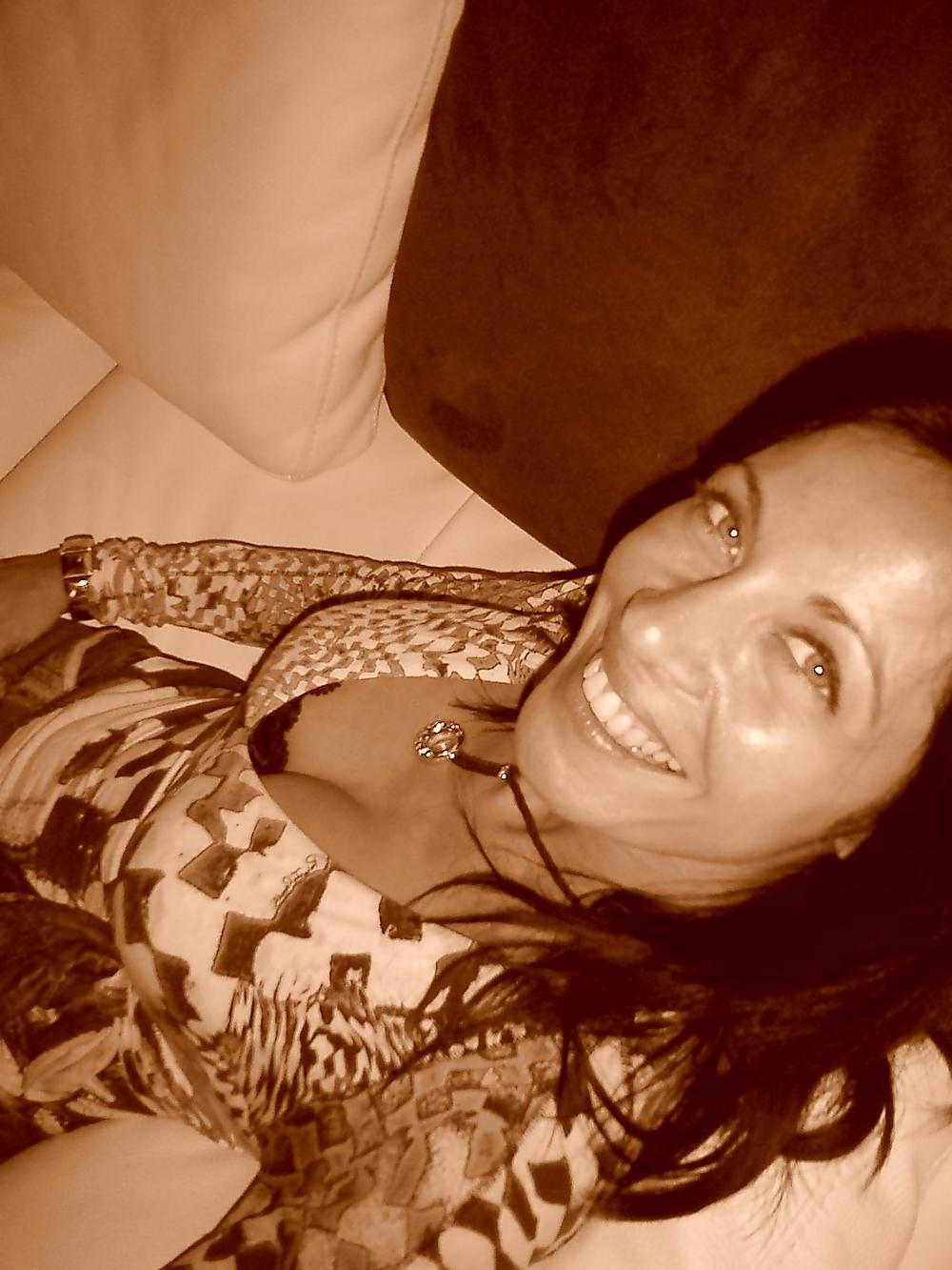 25P French Wife and girlfriend