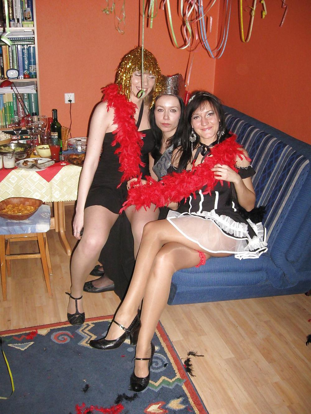 17P Candid Pantyhose Girls