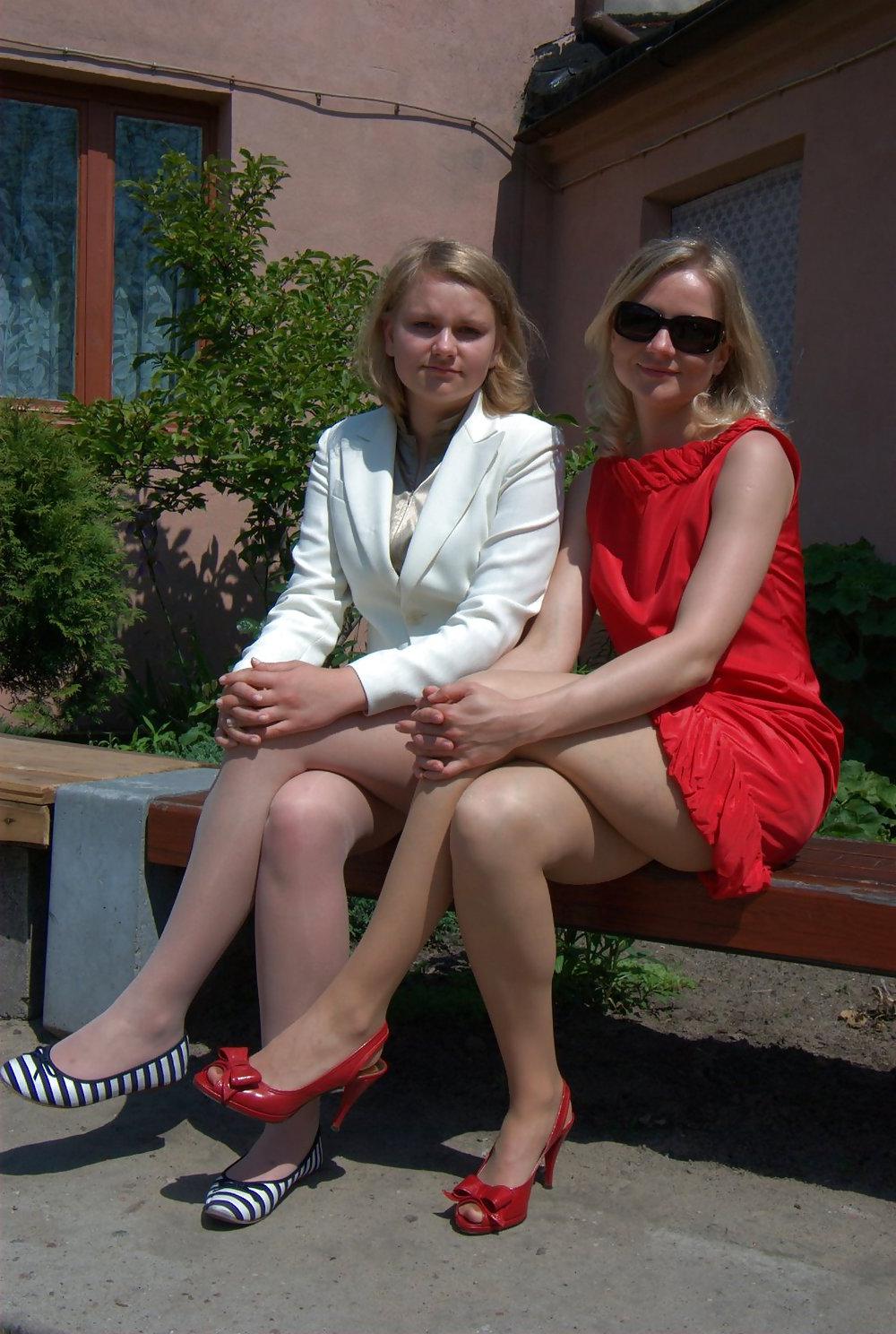 17P Candid Pantyhose Girls
