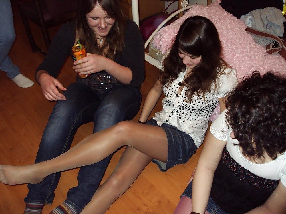 17P Candid Pantyhose Girls