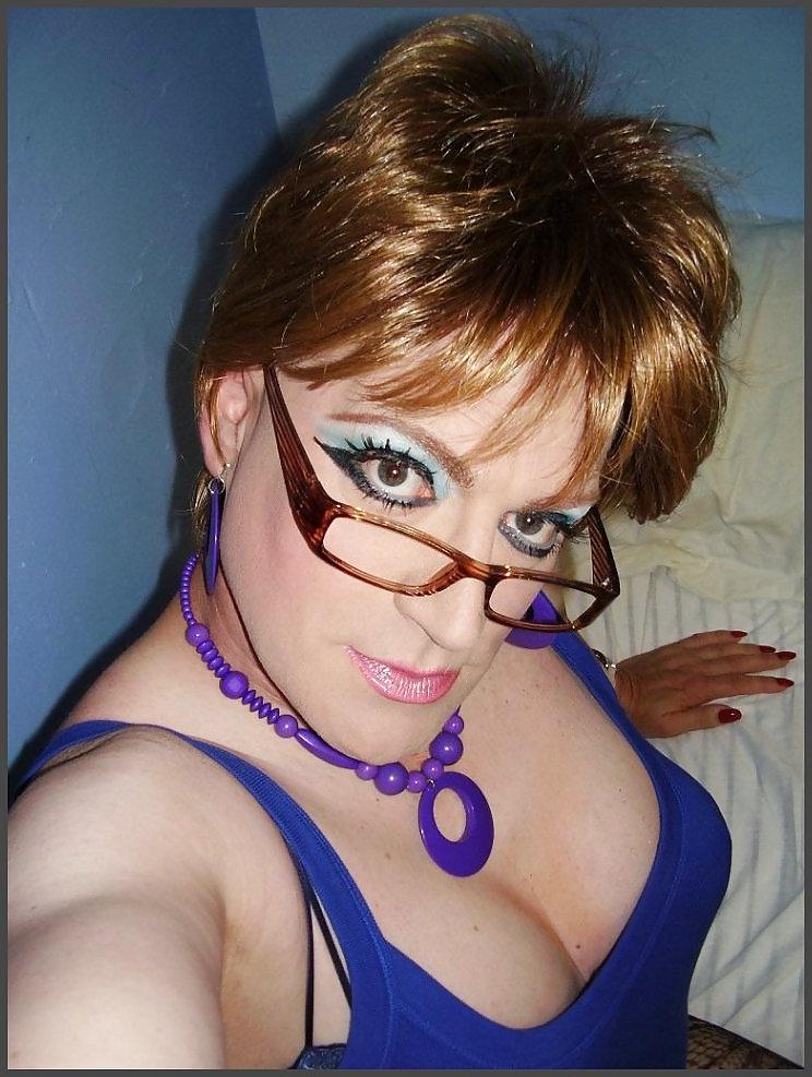 4P Blue Top, Red Hair