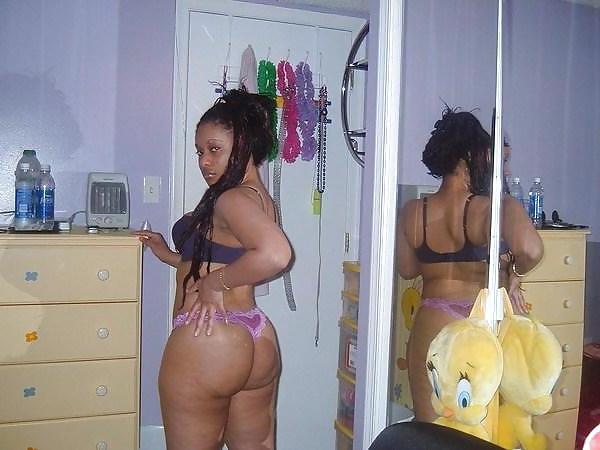 16P Big Booty Ebony Teen in Bedroom