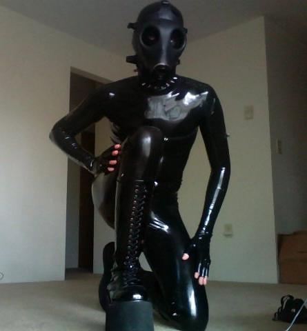 11P Latex suit