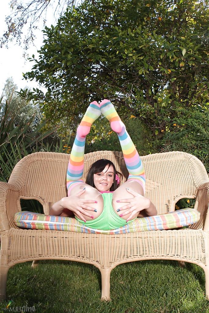 16P Outdoor posing session with beautiful brunette pornstar Binky Bangs!