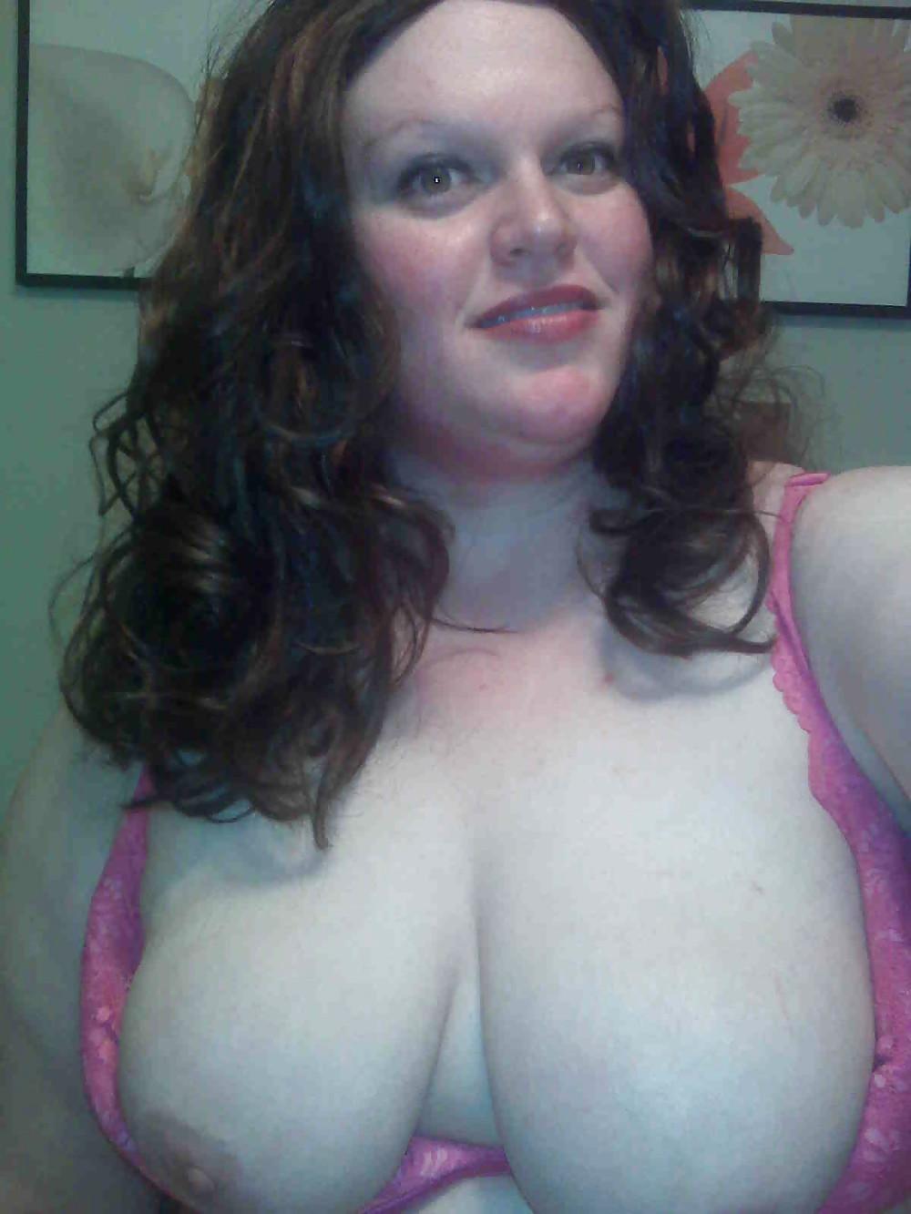 15P Plump Busty MILF