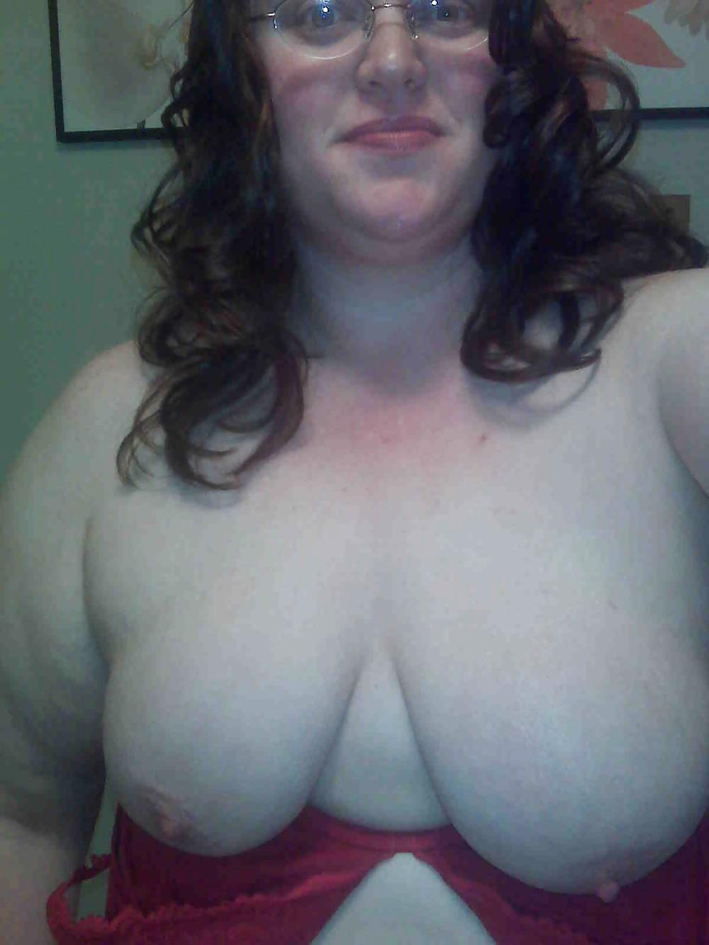 15P Plump Busty MILF