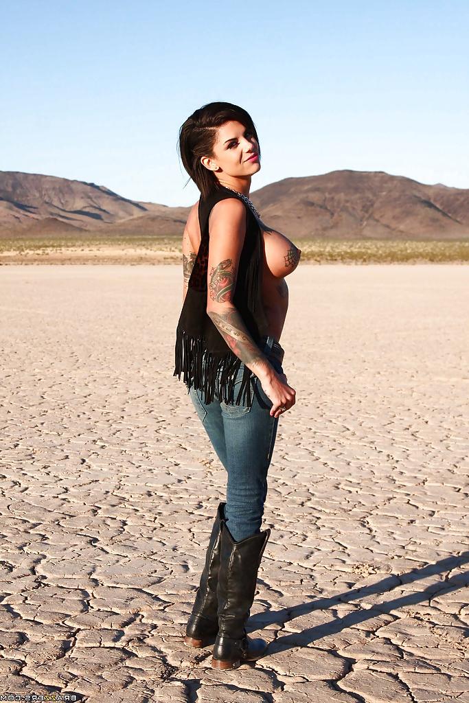 16P Tattooed babe Bonnie Rotten showcasing her big jugs outdoor