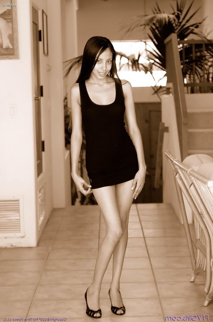 20P Pics of Milena showing you her tight naked body
