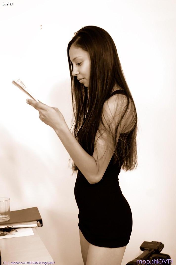 20P Pics of Milena showing you her tight naked body