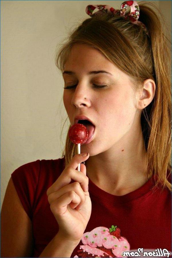16P Pictures of teen babe Allison 19 sucking on a lollipop