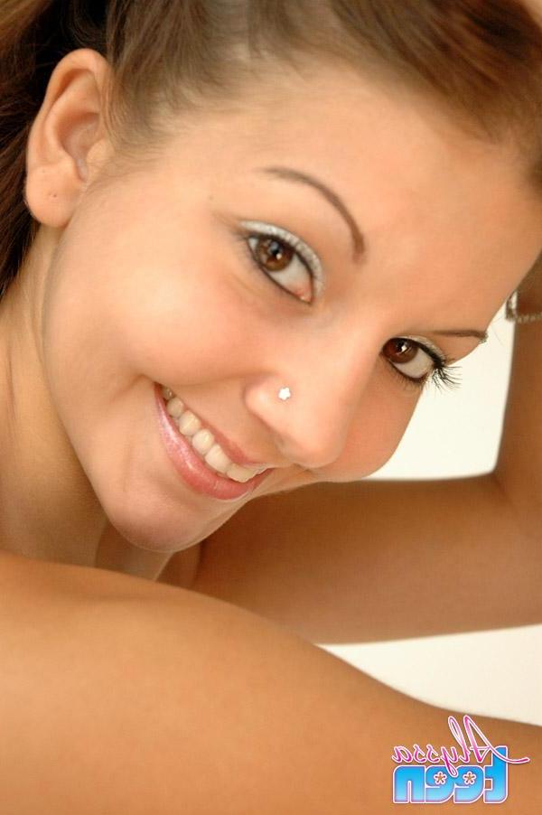 14P Pictures of Alyssa Teen teasing with her perfect body