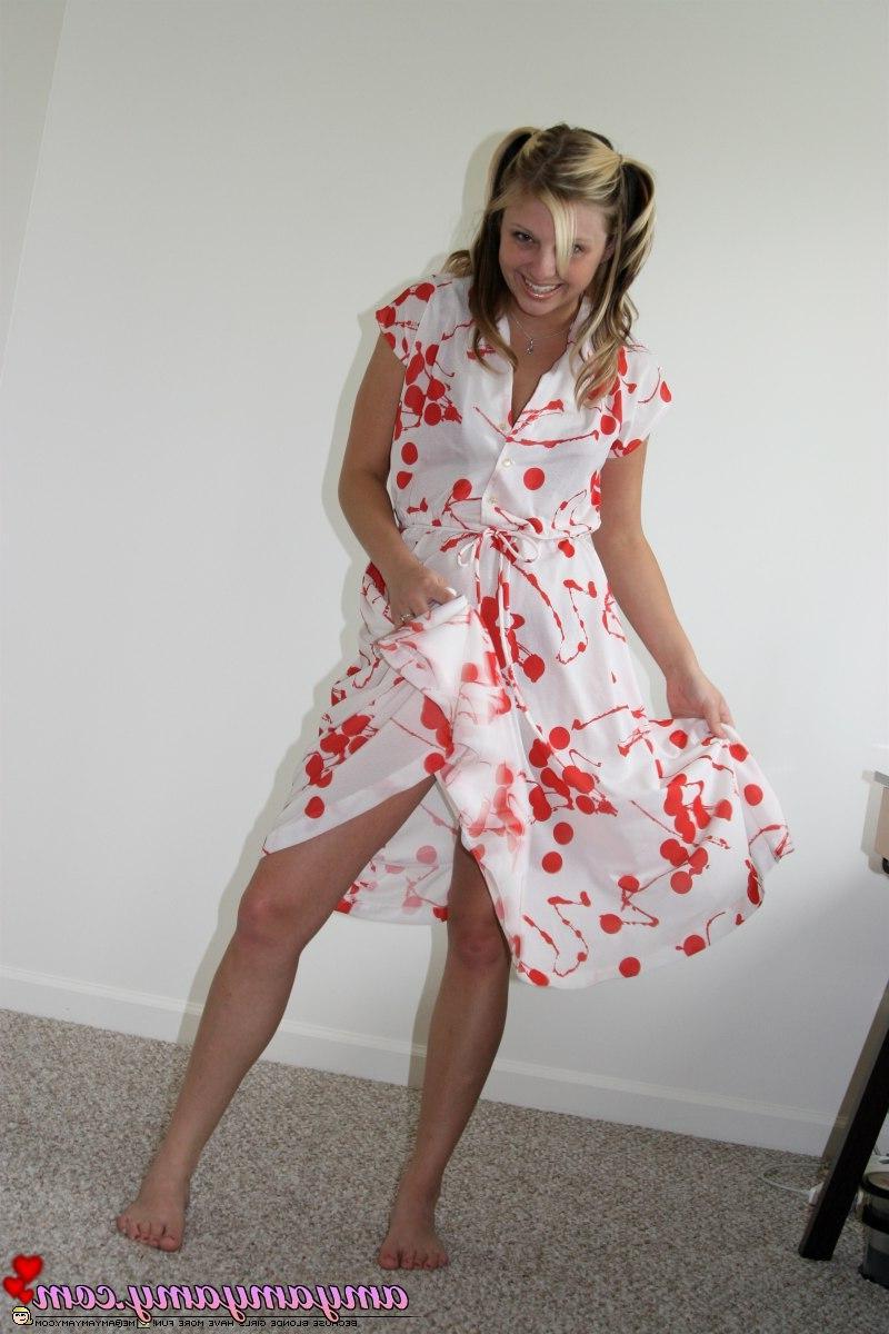 20P Pictures of Amy Amy Amy stripping out of her dress
