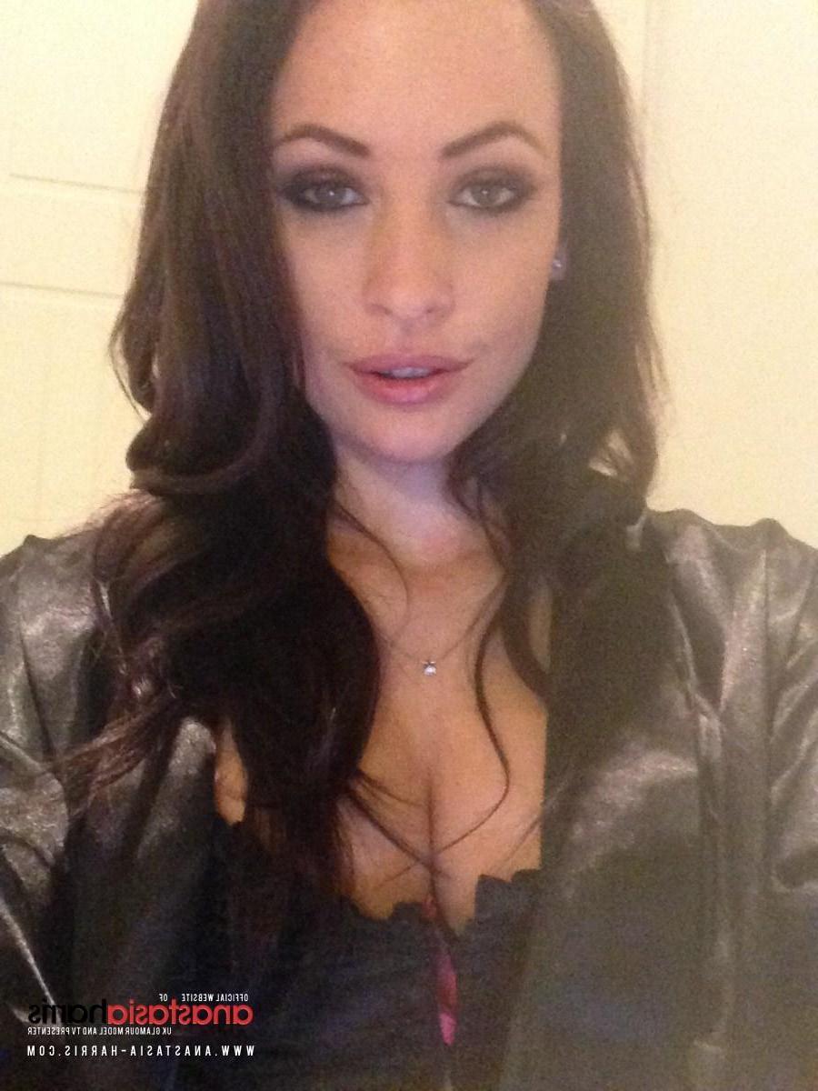 12P Anastasia Harris looking hot, strips her black top