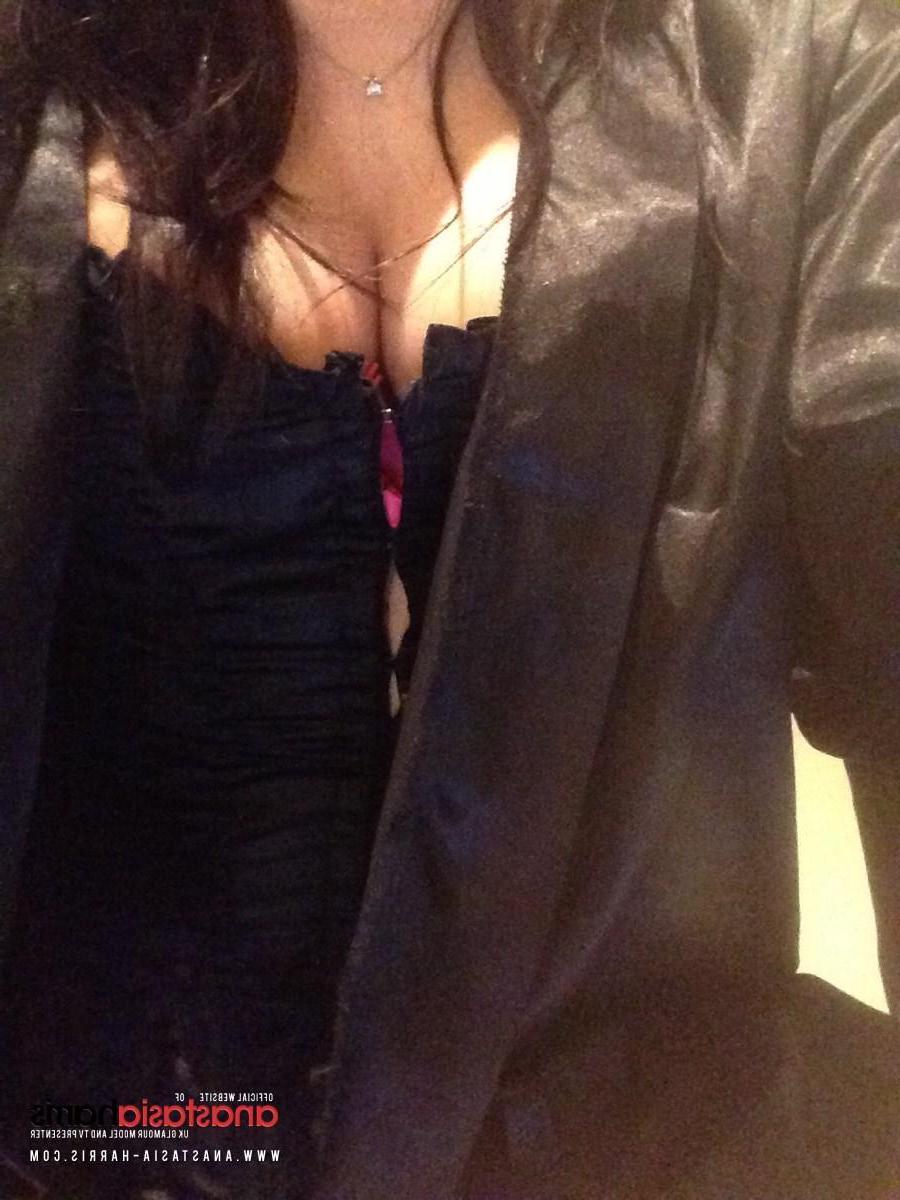 12P Anastasia Harris looking hot, strips her black top