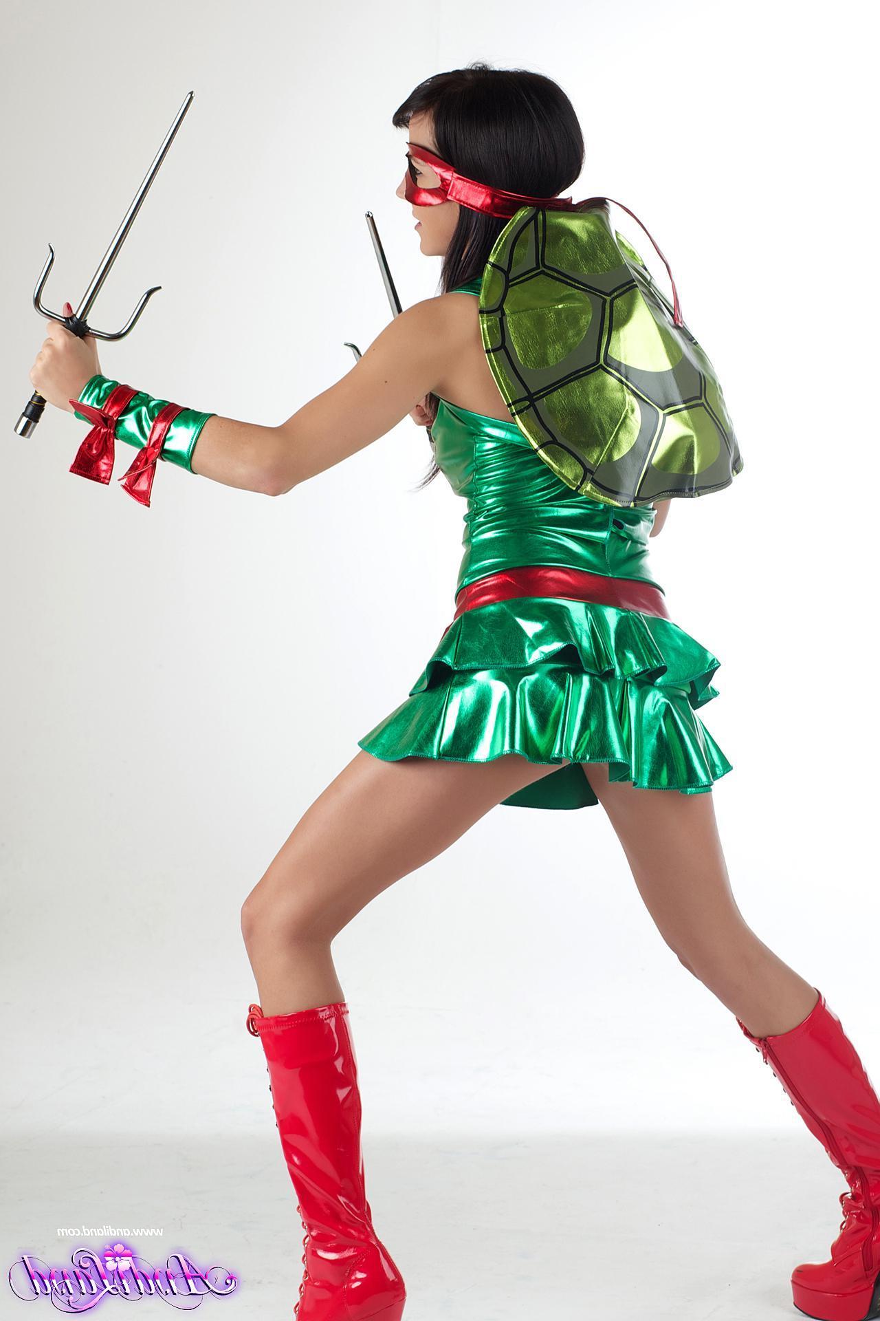 15P Pictures of Andi Land dressed as the sexiest Teenage Mutant Ninja Turtle ever
