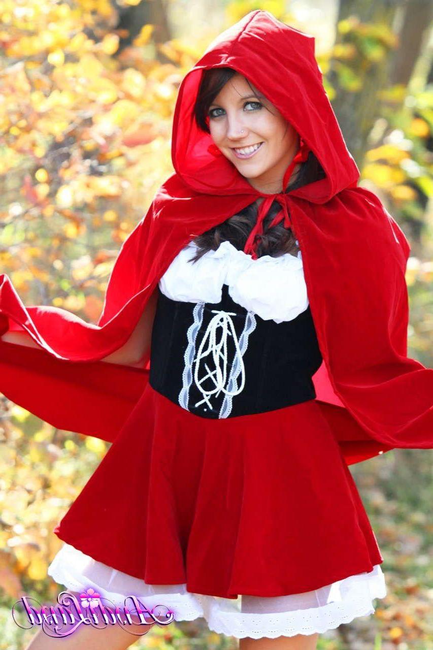 15P Pictures of teen Andi dressed as little red riding hood
