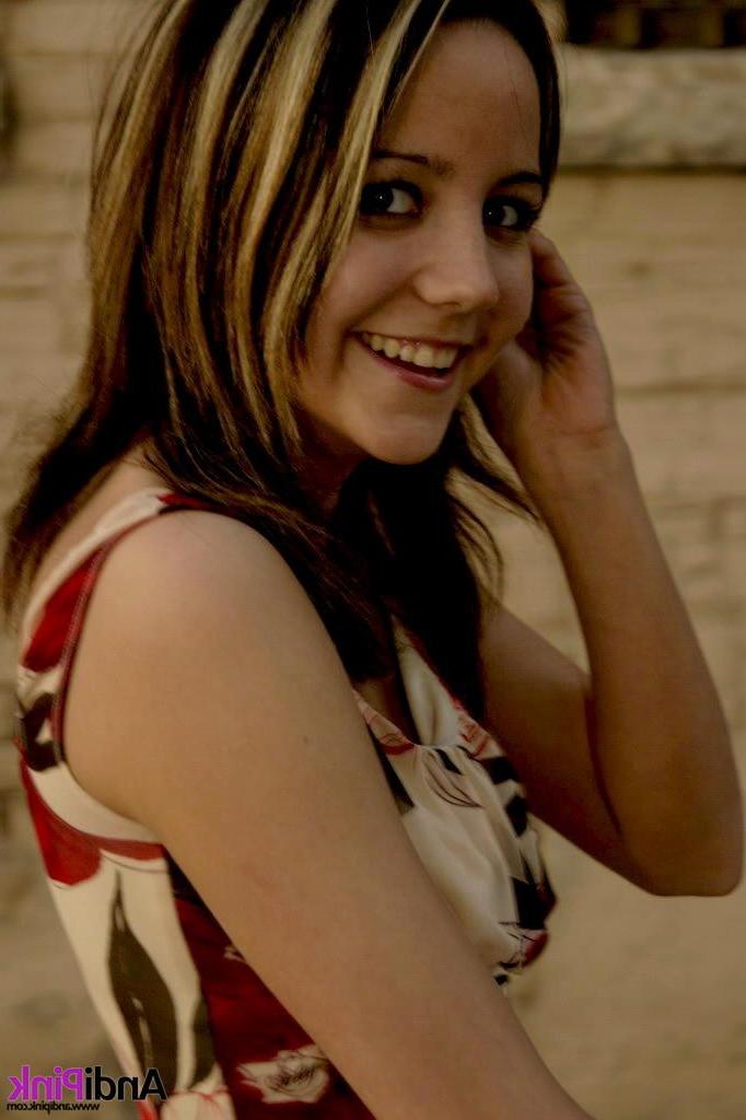 15P Pictures of Andi Pink letting you see up her dress