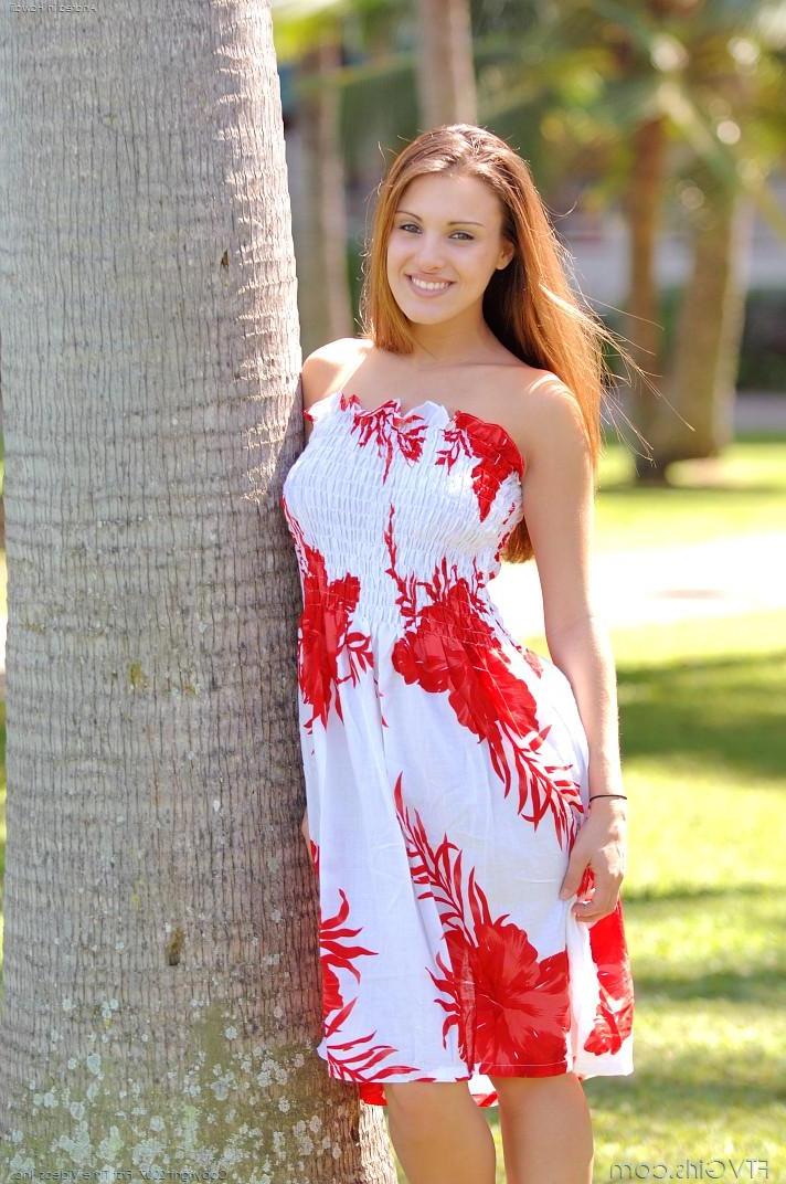 18P Pics of Andrea showing her naked body
