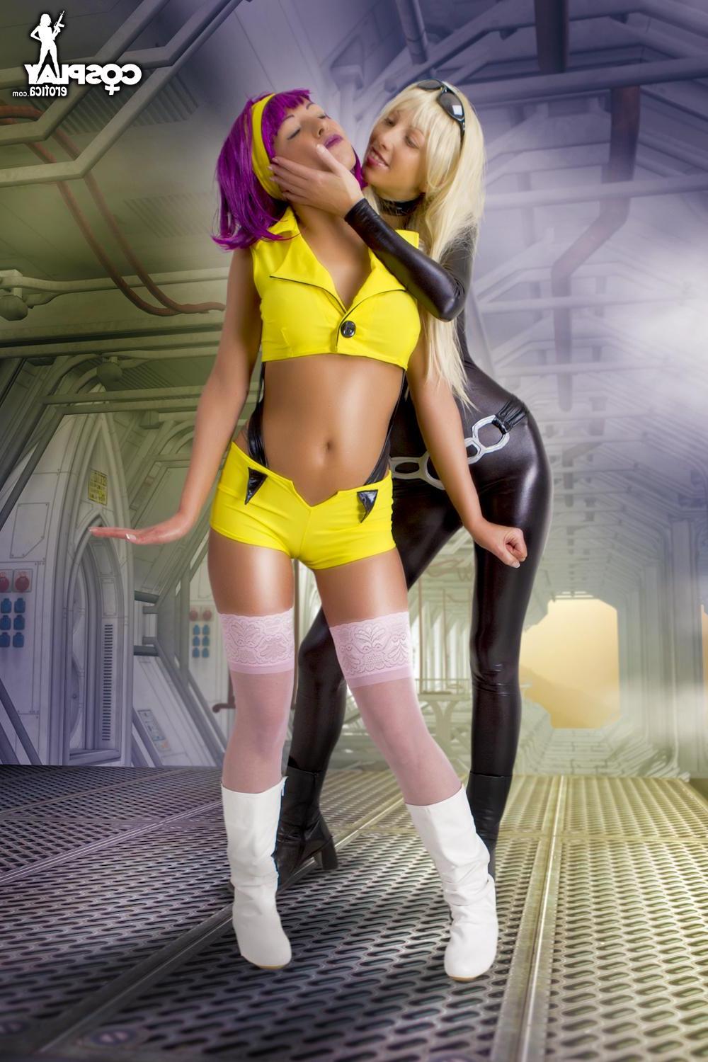 12P Angela and Mea dress up as Julia and Fay Valentine from Cowboy Bebop