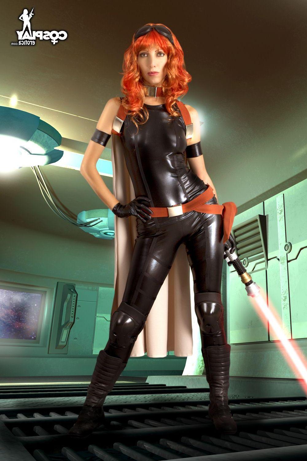 15P Super sexy cosplayer Angela dressed as Mara Jade Skywalker