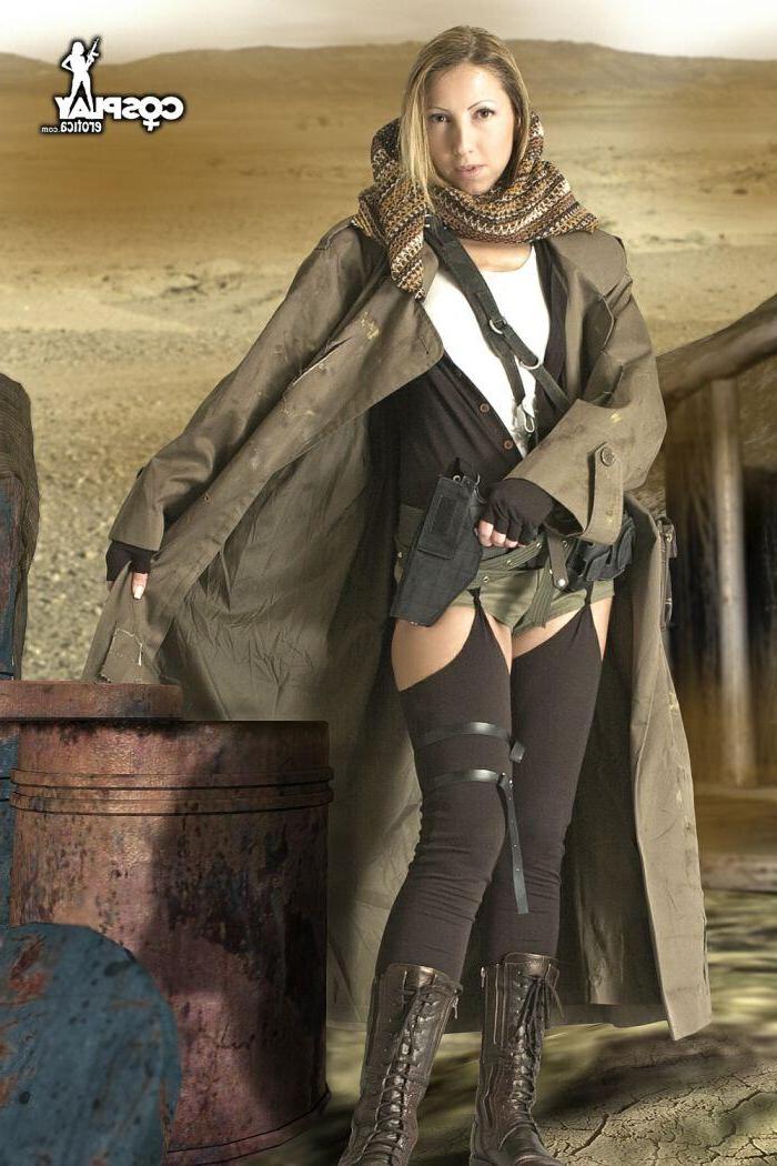 12P Hot cosplayer Angela is ready to kick some ass
