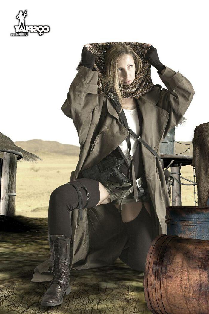 12P Hot cosplayer Angela is ready to kick some ass