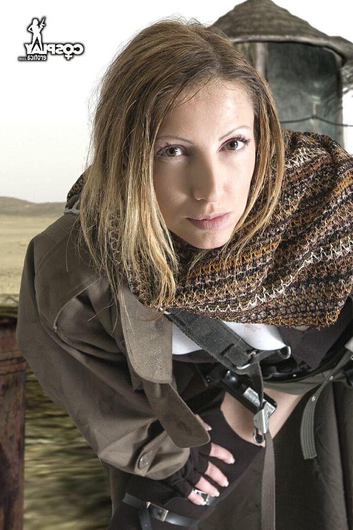 12P Hot cosplayer Angela is ready to kick some ass