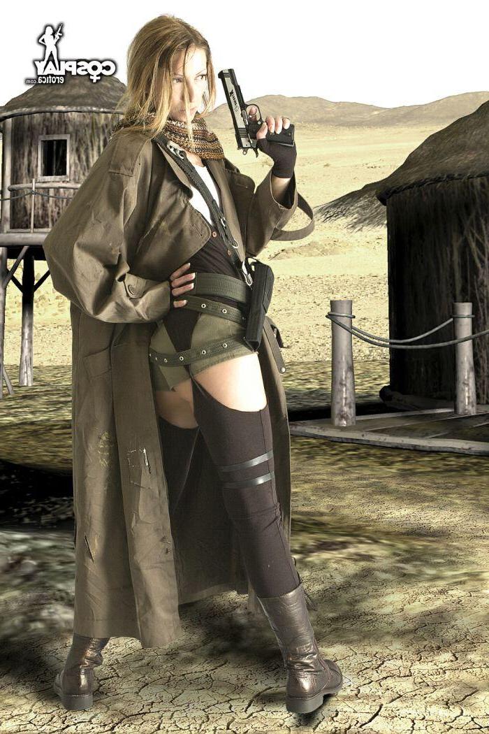 12P Hot cosplayer Angela is ready to kick some ass