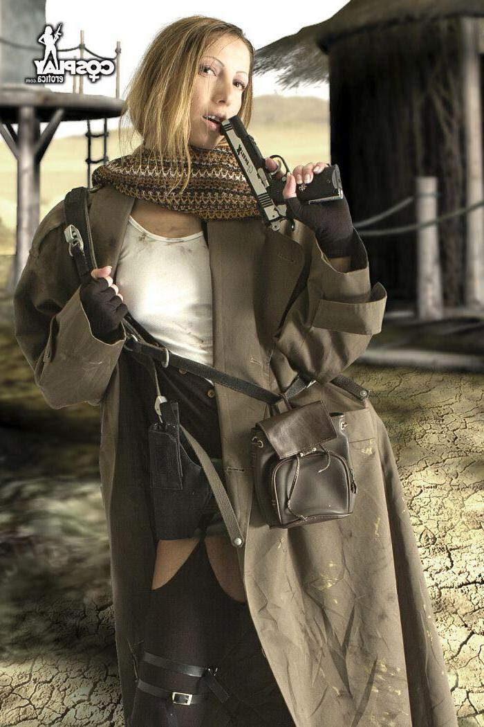12P Hot cosplayer Angela is ready to kick some ass