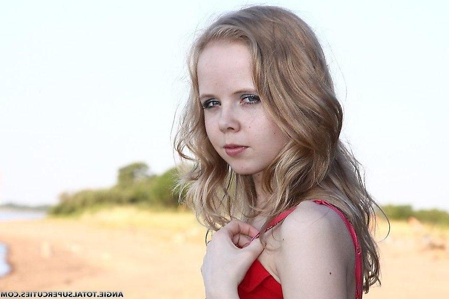 17P Pictures of teen cutie Angie showing her hot body