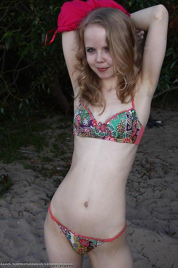 17P Pictures of teen cutie Angie showing her hot body
