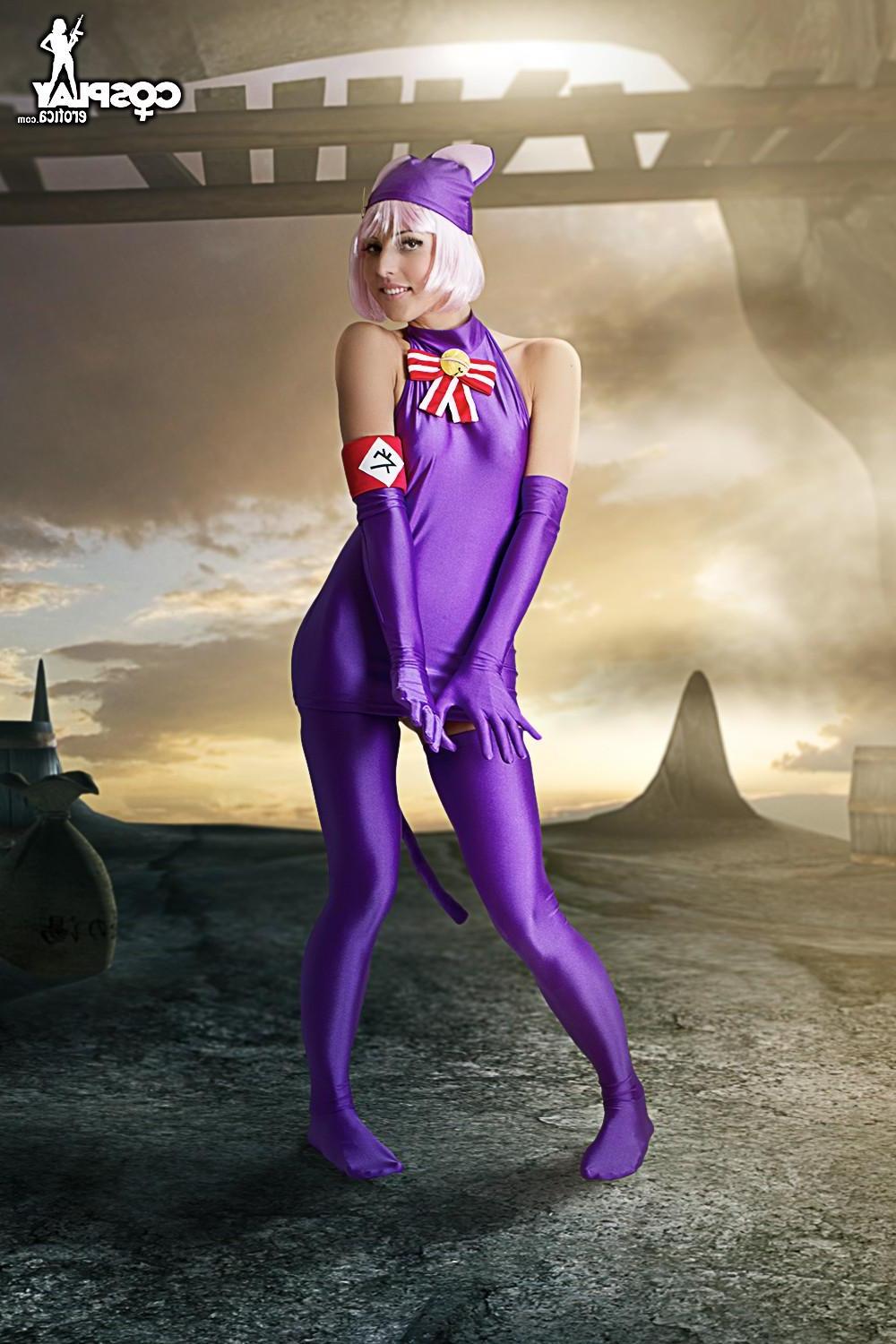 12P Beautiful cosplayer Anne shows you her fun parts in costume